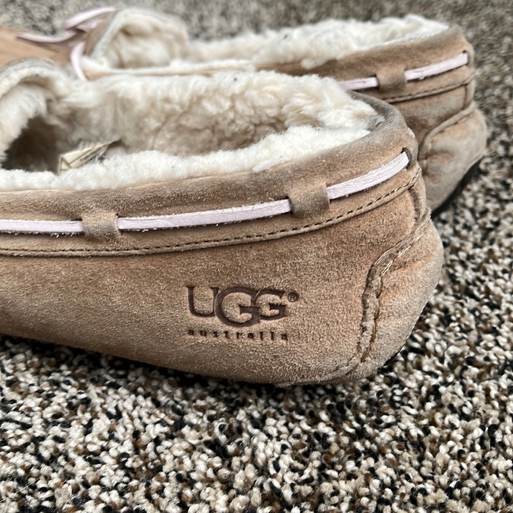 Ugg Dakota Slipper, worn - Picture 3 of 7